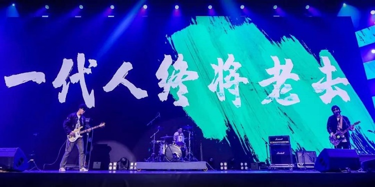 粉丝制造流行，音乐宣发正在被重构