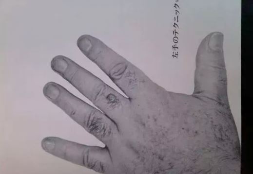 粗短手指限制了你的吉他天赋？别耍流氓了！
