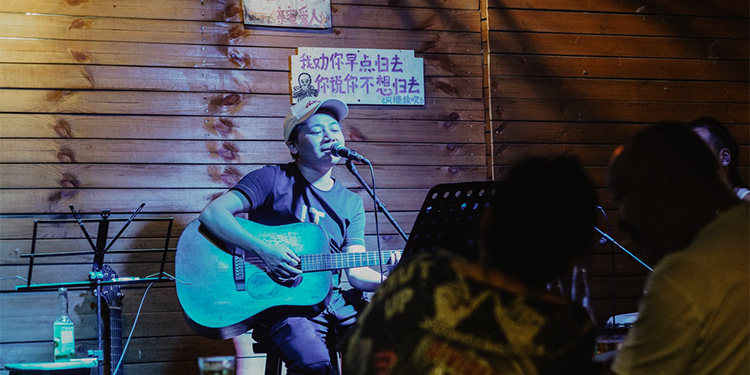 那些马上30岁的90后还在玩吉他吗？