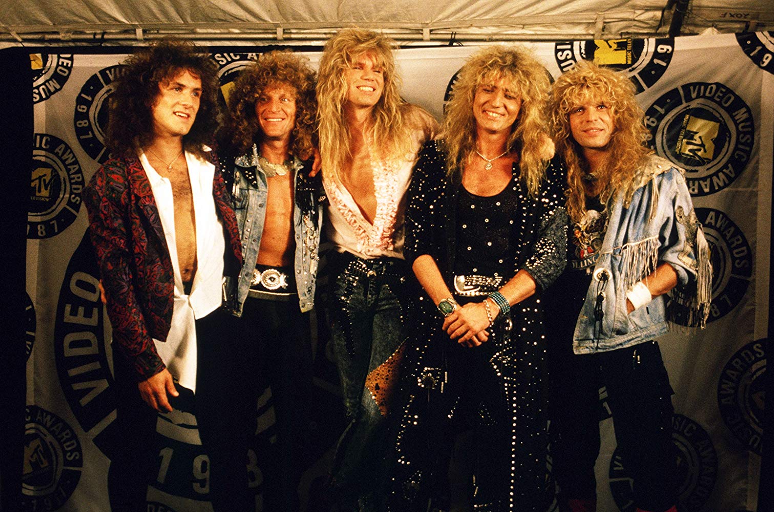 传奇金属乐队Whitesnake发布新歌《Shut Up & Kiss Me》