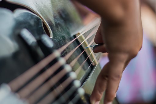 guitar-2319838__340.jpg