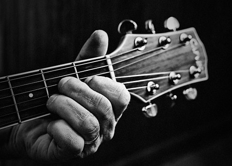 guitar-806256__340.jpg