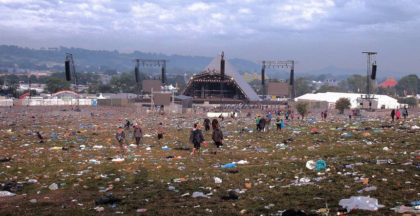 Glastonbury-trash.jpg.860x0_q70_crop-scale.jpg